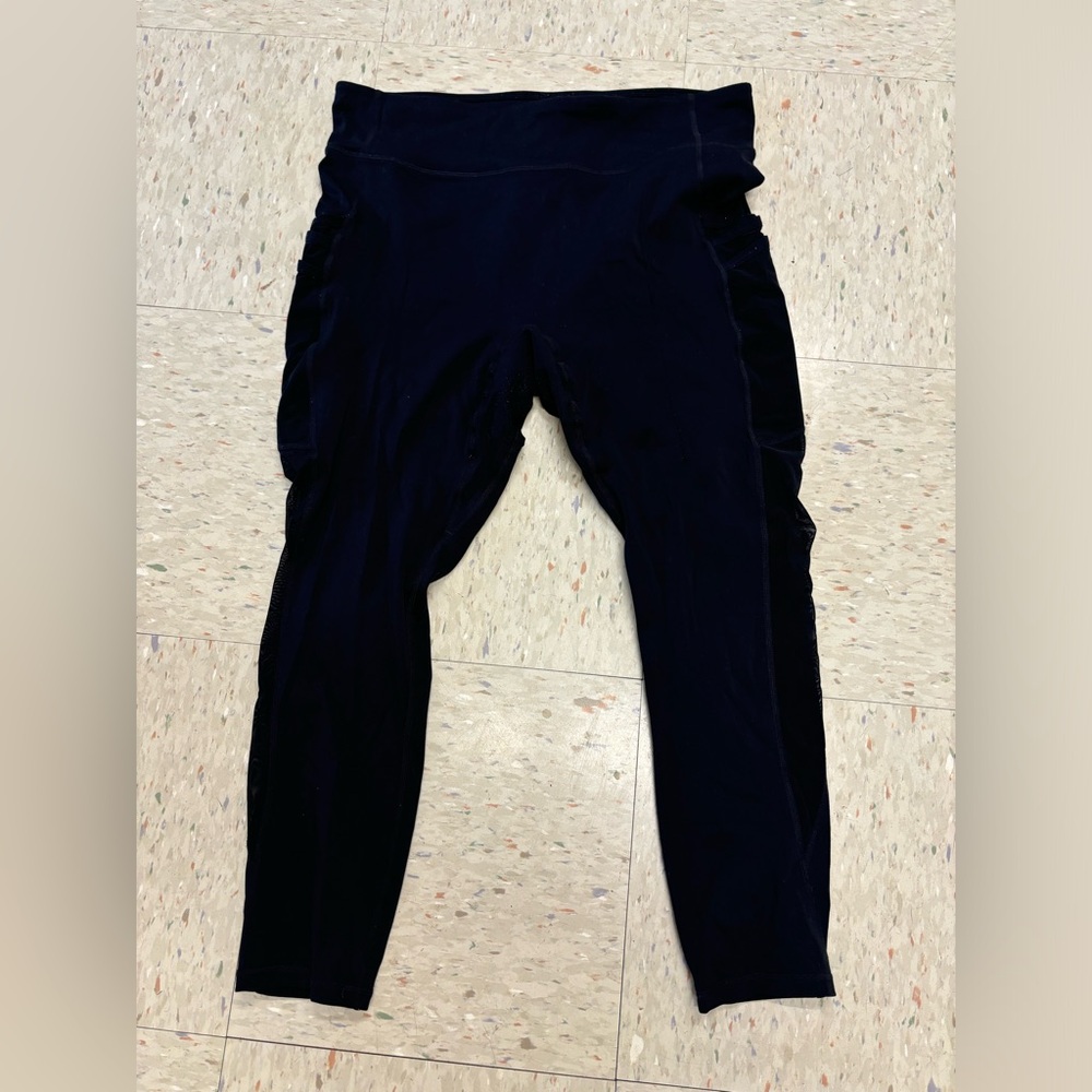 XL Fabletics Capris